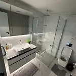 아파트 Elegant 2 Bedroom Sinpas Queen Gym Pools