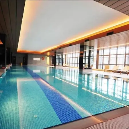 Elegant 2 Bedroom Sinpas Queen Gym Pools