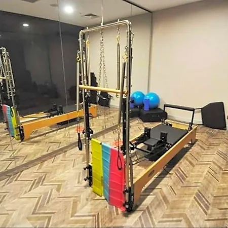 Elegant 2 Bedroom Sinpas Queen Gym Pools Istanbul