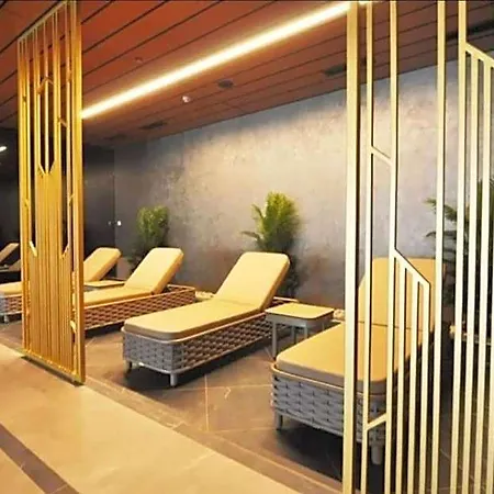 Elegant 2 Bedroom Sinpas Queen Gym Pools Apartamento *
