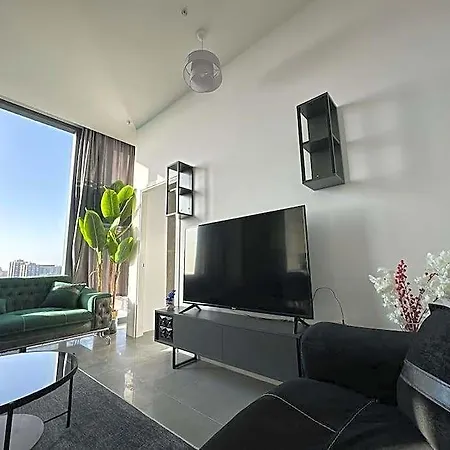 Elegant 2 Bedroom Sinpas Queen Gym Pools Apartamento
