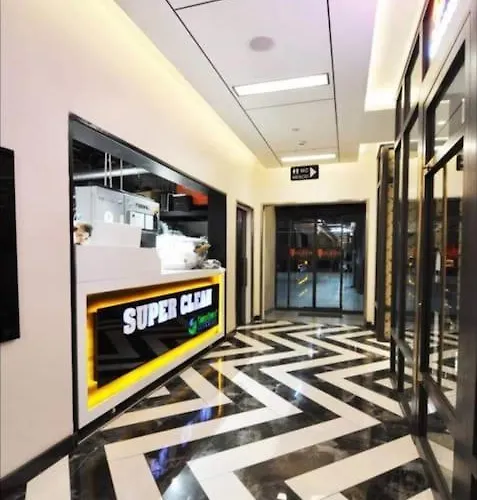 Elegant 2 Bedroom Sinpas Queen Gym Pools 公寓